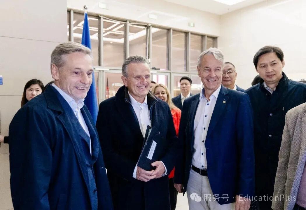 德国斯图加特市市长弗兰克·诺佩尔一行到访南京斯图加特联合展览有限公司